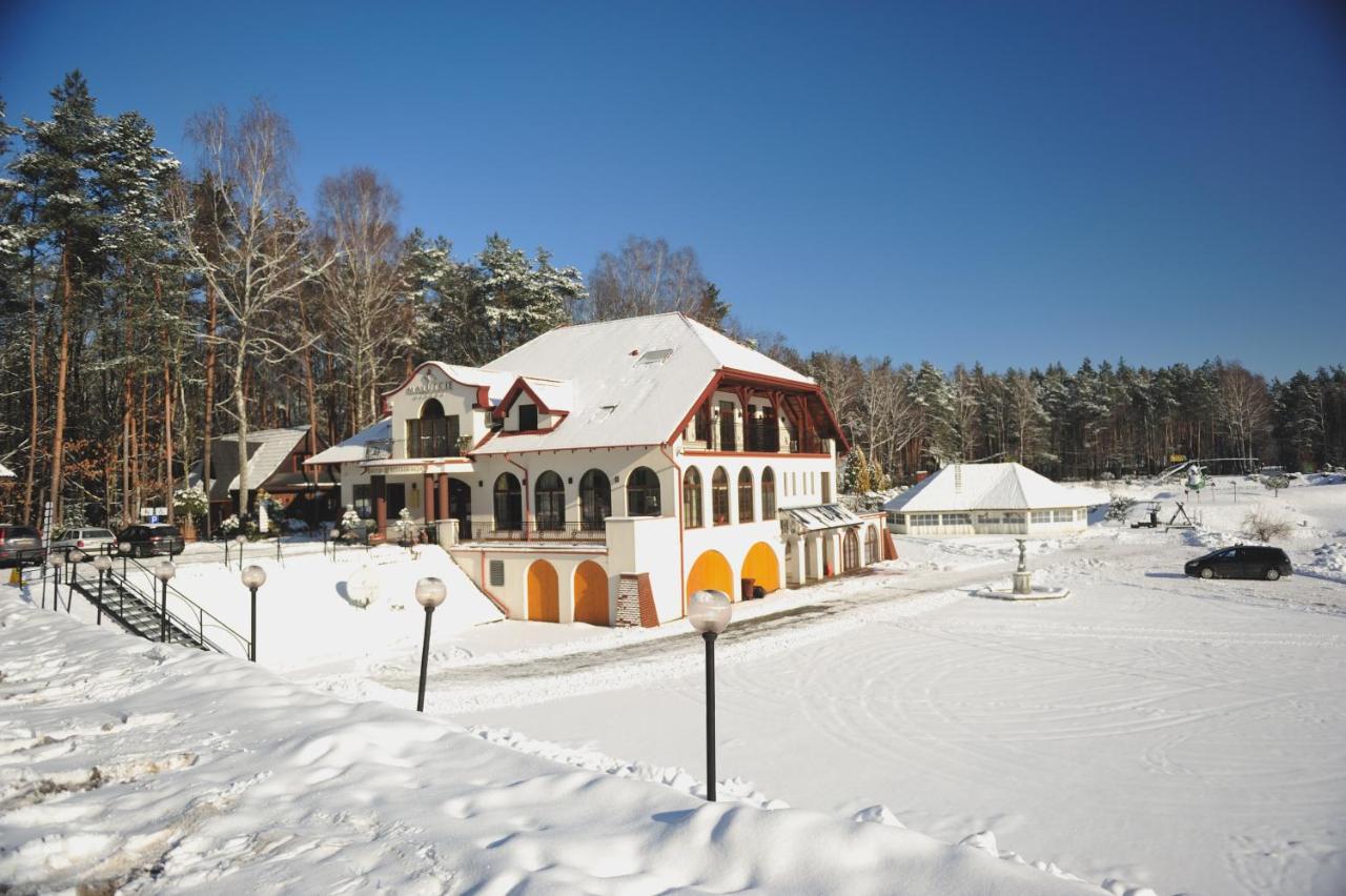 Malutkie Resort Radomsko Exterior foto