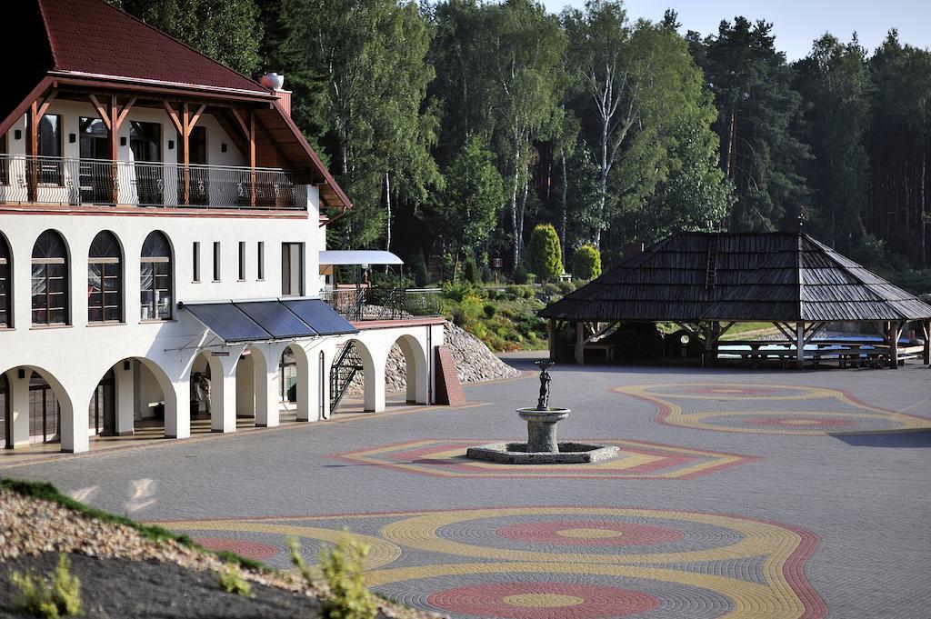 Malutkie Resort Radomsko Exterior foto