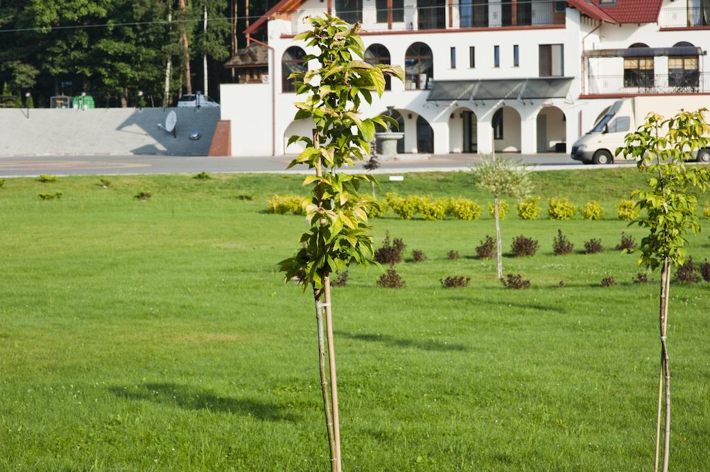 Malutkie Resort Radomsko Exterior foto